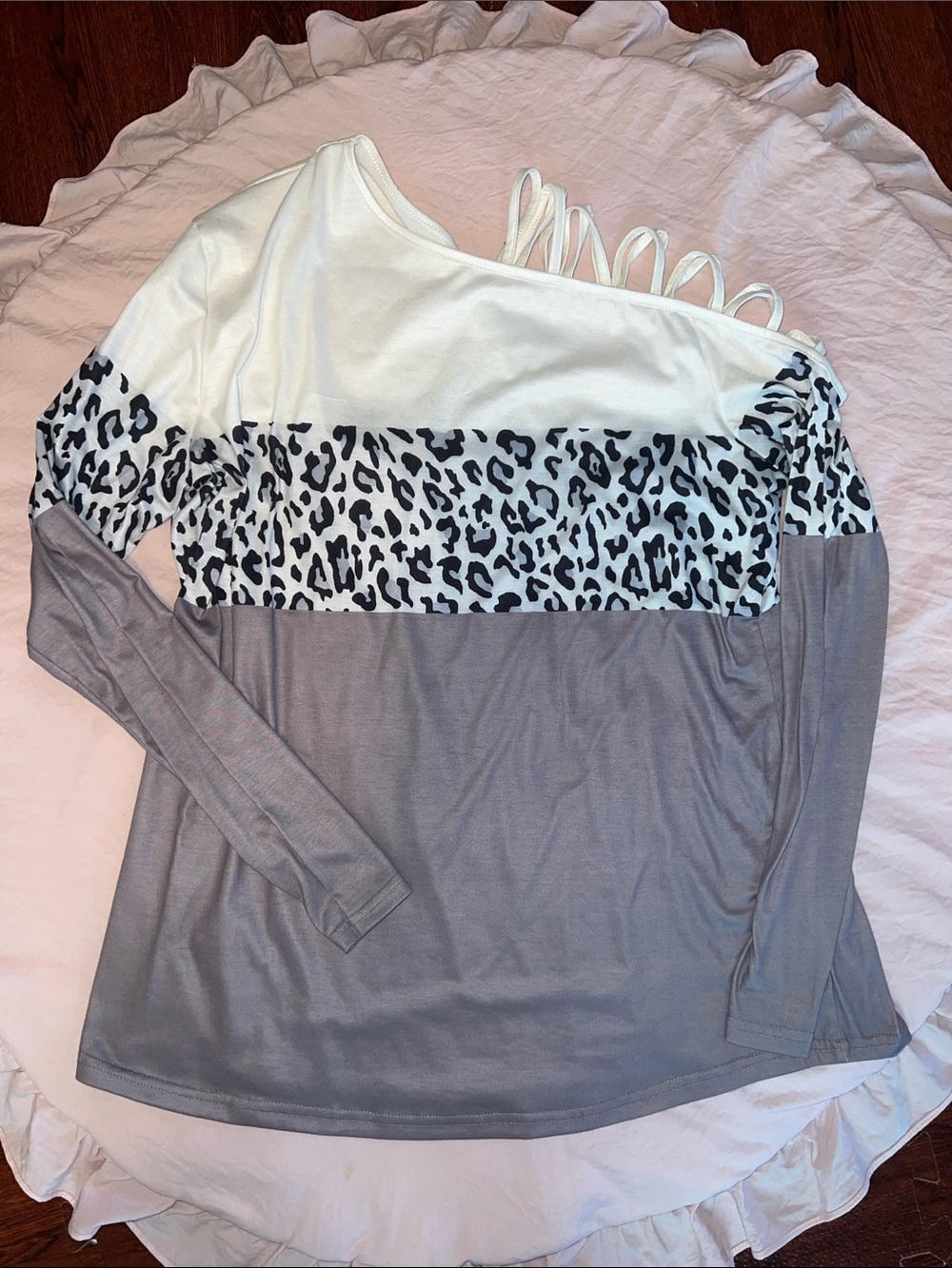 Women’s One-Shoulder Long-Sleeve Top with Leopard Panel - White & Gray